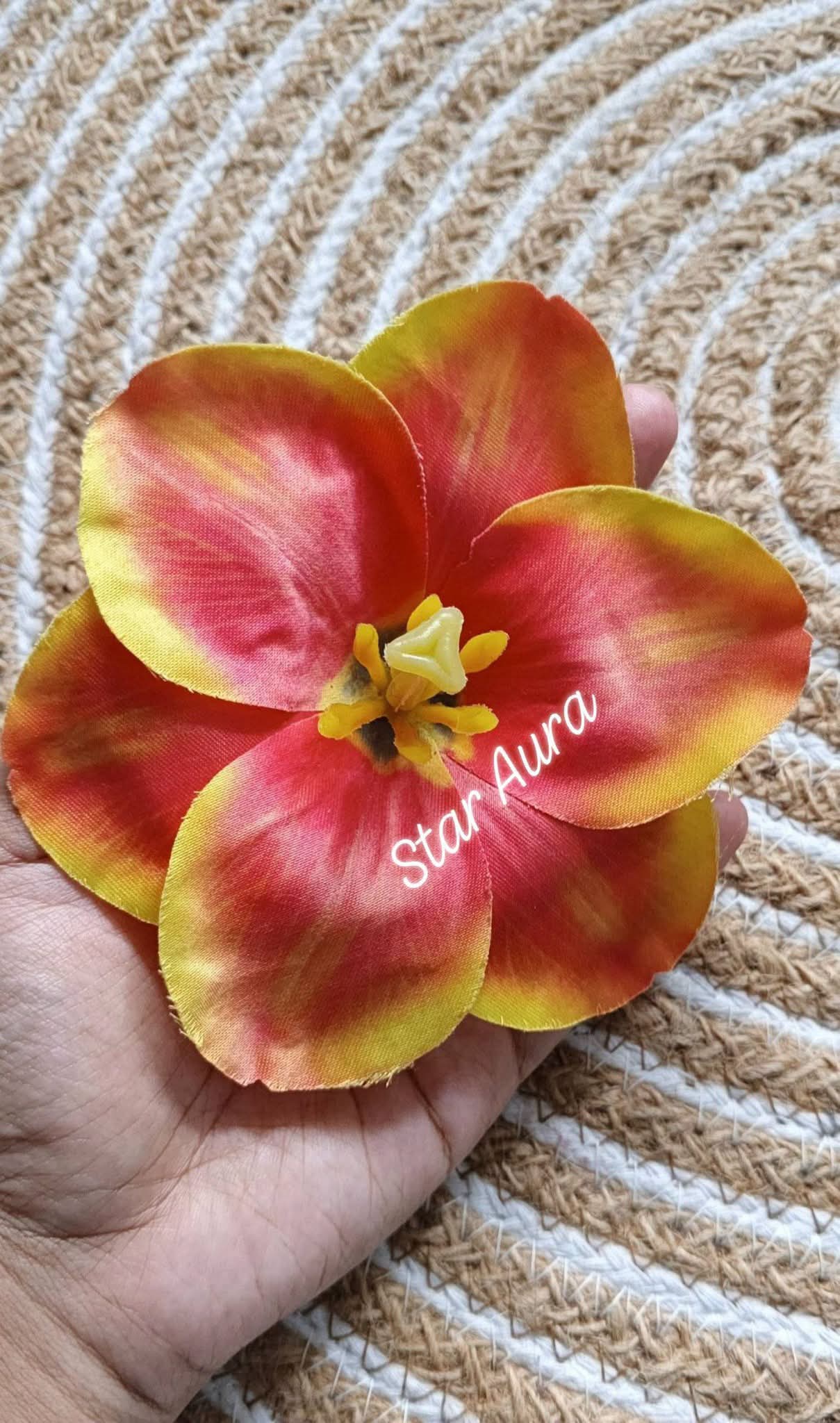 Haiwan flower clip - Image 5