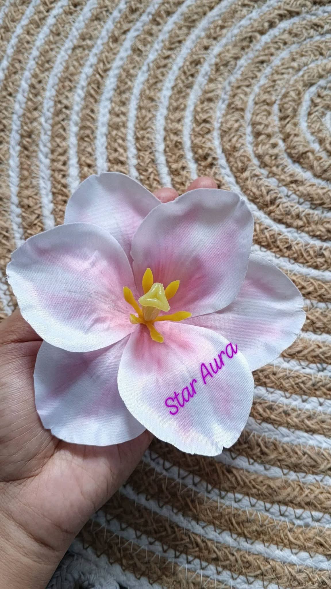 Haiwan flower clip - Image 3