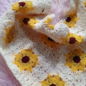 Alternative view of Bandana